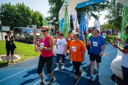 Slovenska_bakla_na_Mirni_foto_OKS (25)